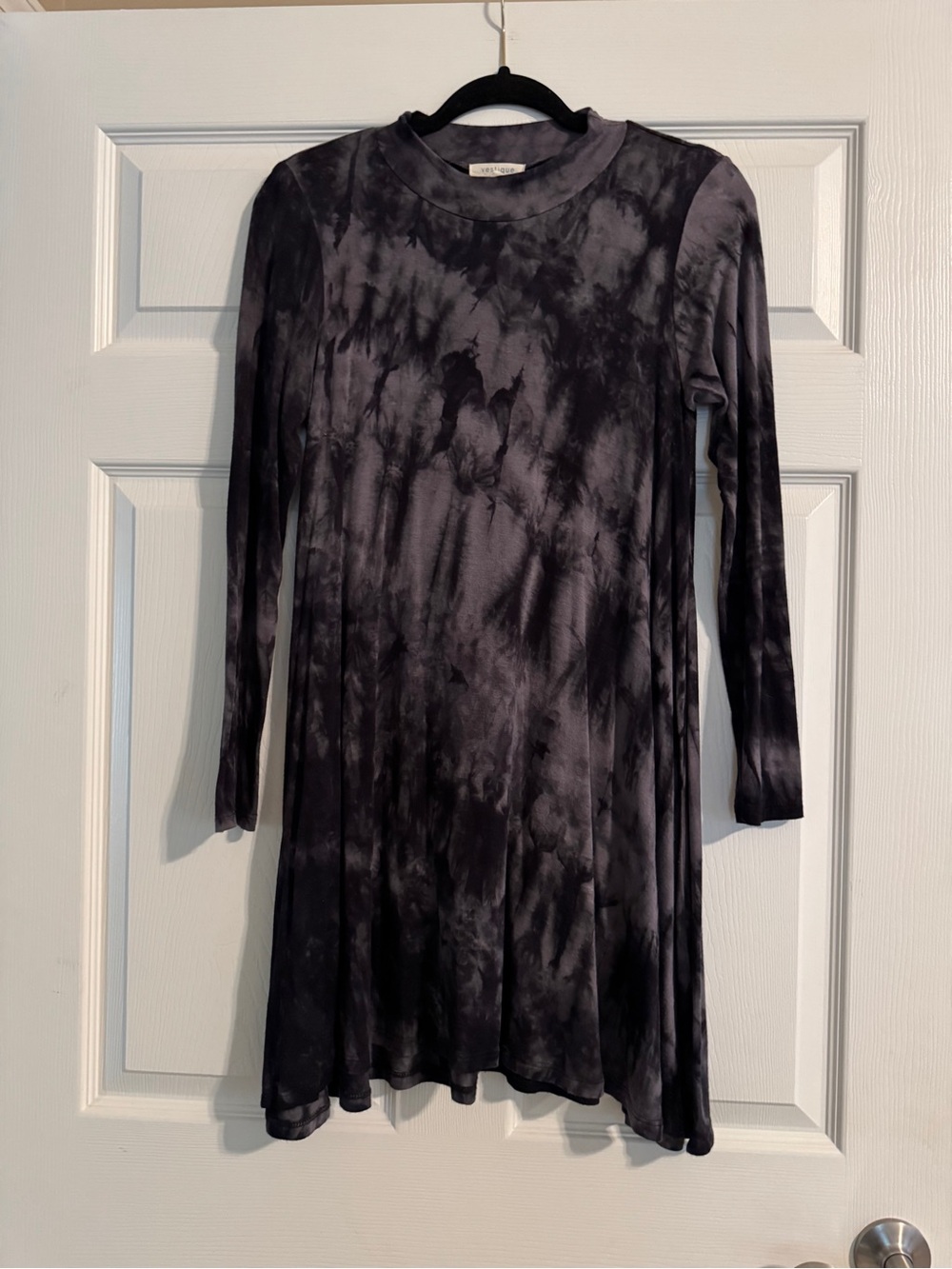 vestique Black and Gray Tie-Dye Long Sleeve Swing Dress